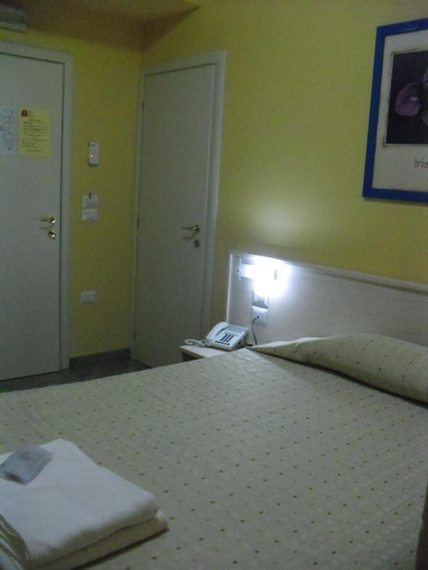 Bedroom 4, Albergo Italia, Rovigo