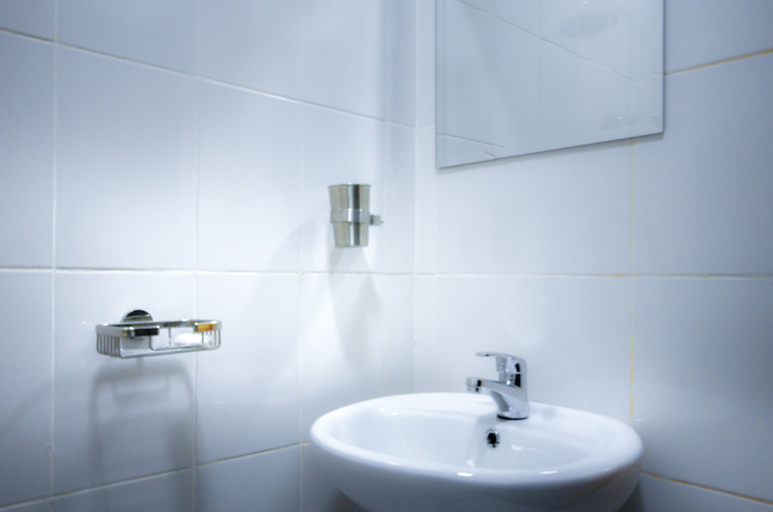Bathroom, Nyumbani Hotel, Kampala