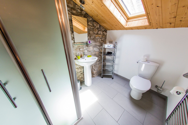 Bathroom 4, Moulin d'Entre Les Roches, Aude