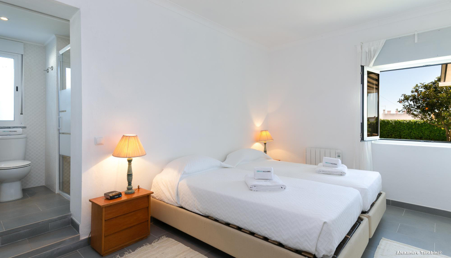 Bedroom 2, C12 - Sunshine Apartment in Luz, Lagos