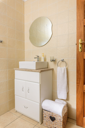 Bathroom 5, Bon Accord Farm Cottages, Cape Winelands