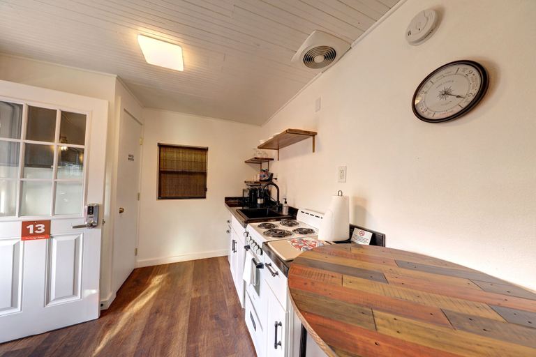 Others 5, The Seaview Cottages, Pacific