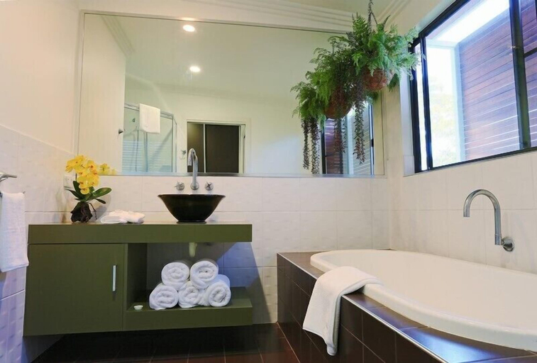 Bathroom, Hilltop Views, Whitsunday