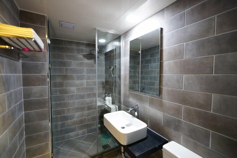 Bathroom 3, Hwangsil Tourist Hotel, Jeonju