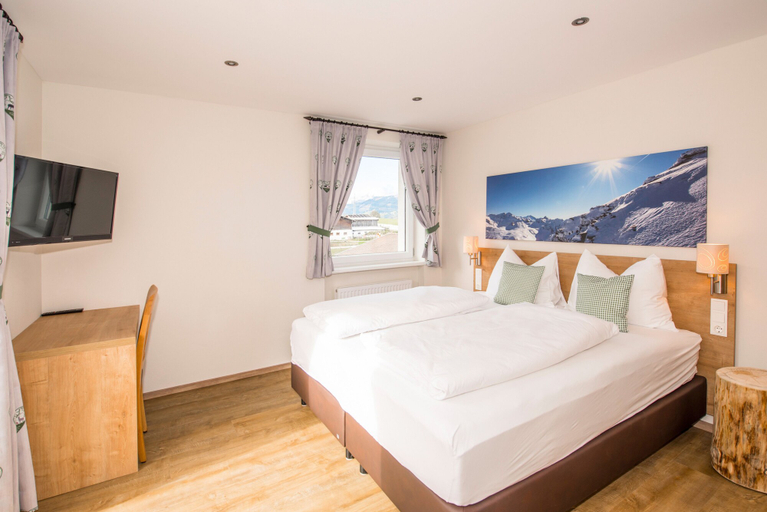 Bedroom 3, Appartements Auszeit, Zell am See