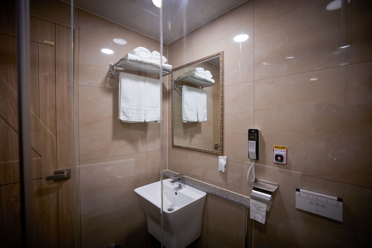 Bathroom 5, Hotel The Star, Yeonggwang