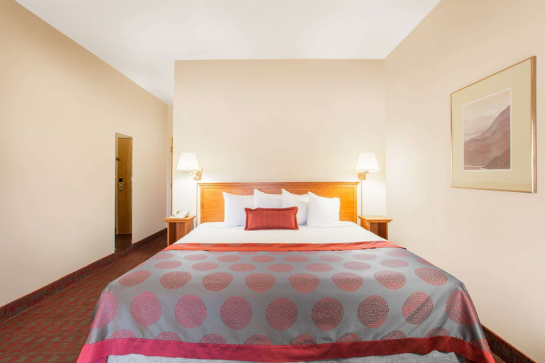 Bedroom 3, Ramada by Wyndham St George, Washington