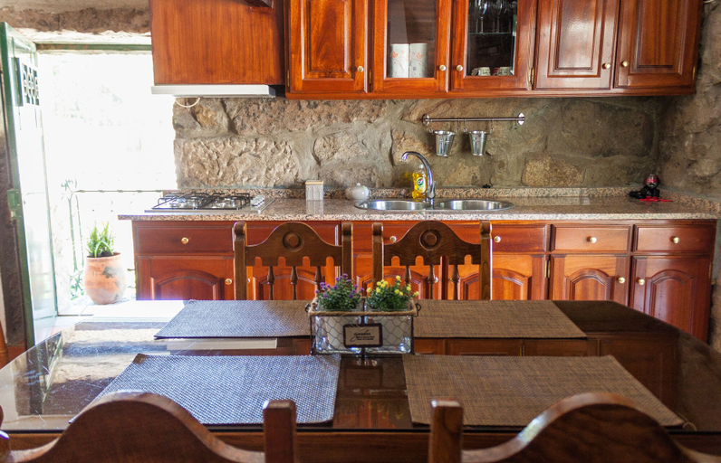 Others 5, Casa Moinho da Mouta, Sabrosa
