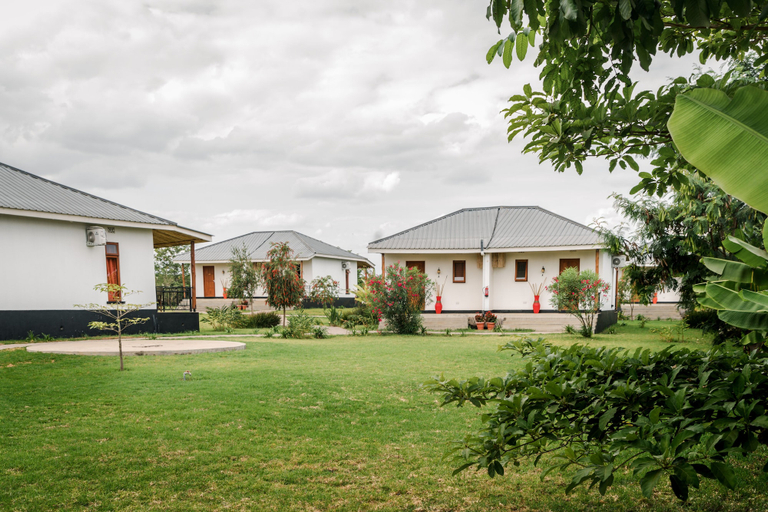 Exterior & Views 2, Moyoni Airport Lodge, Meru