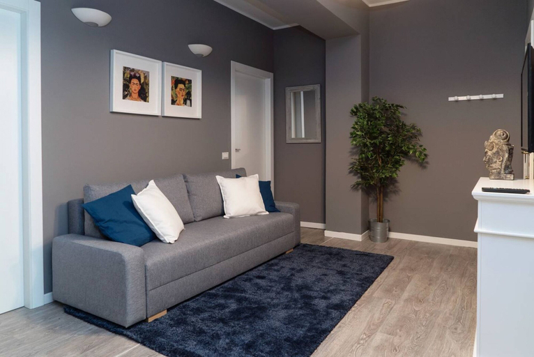 Interior detail, Large Apartment near City Center, Milano
