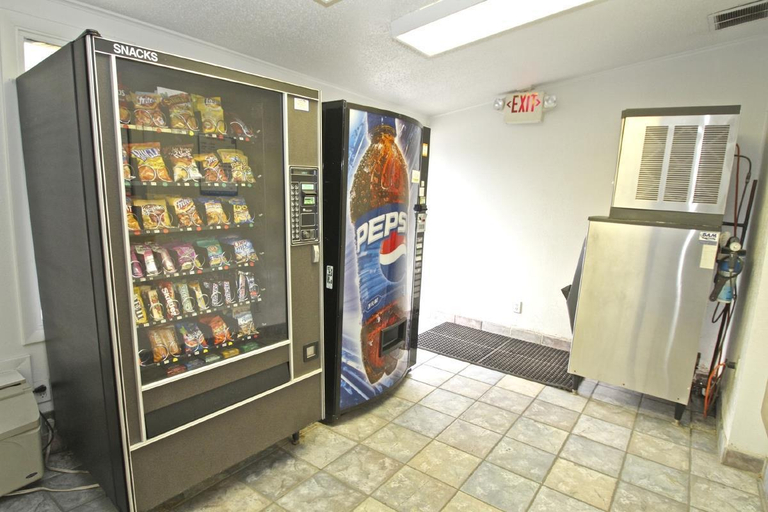 Food & Drinks, Motel 6 Kalamazoo, Kalamazoo