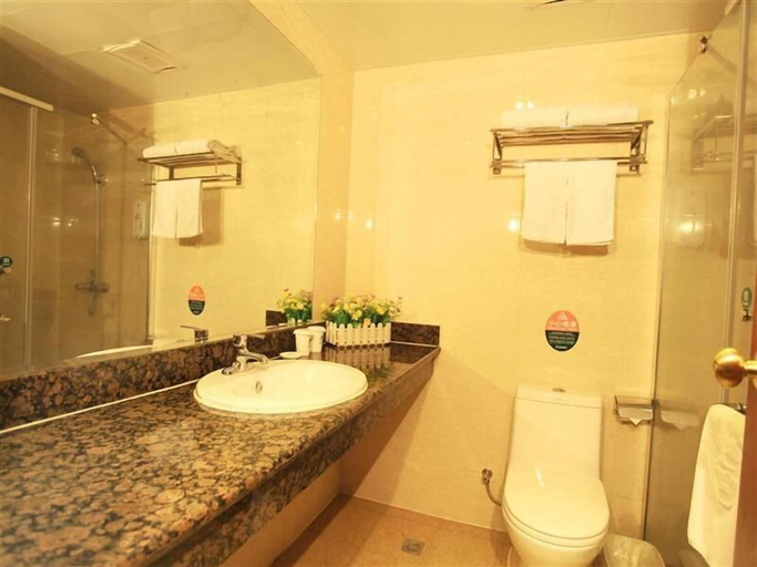 Bathroom 3, GreenTree Inn Haikou Longhua District Guomao Hotel, Haikou