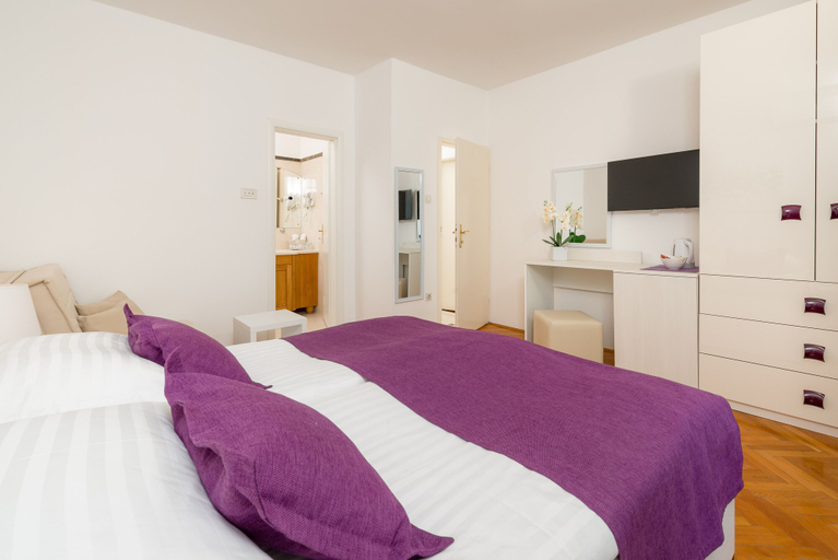 Bedroom 3, B&B Aurora, Jelsa