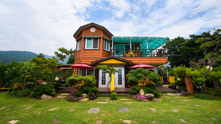 Exterior & Views 1, Dalbit Maru Pension, Namhae