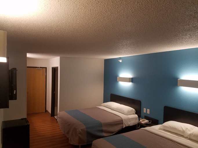 Bedroom 3, Motel 6 Indianapolis, IN - Southport, Indianapolis
