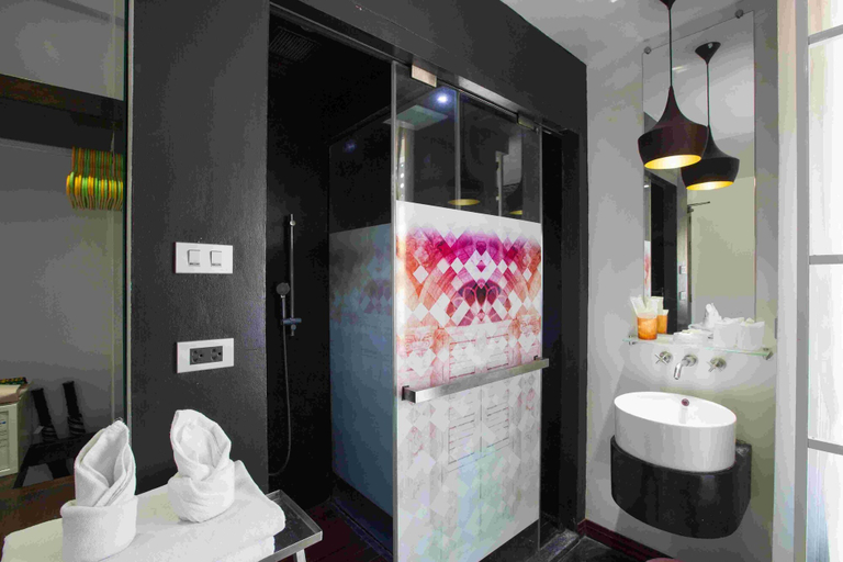 Bathroom 4, The Color Kata Beach, Pulau Phuket