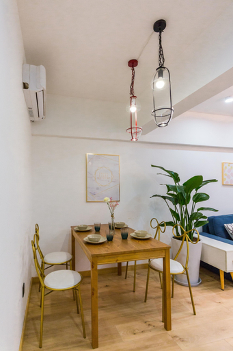 Others 5, Henry's Apartment South Maoming Road, Shanghai