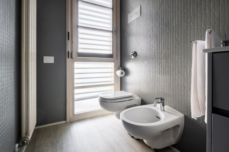 Bathroom 4, Tagliacozzi Suite, Bologna