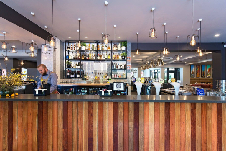 Food & Drinks 5, The George Hotel, Bathurst Regional - Pt A