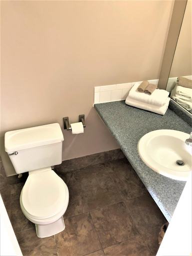 Bathroom 5, Country Meadow inn, Oakland