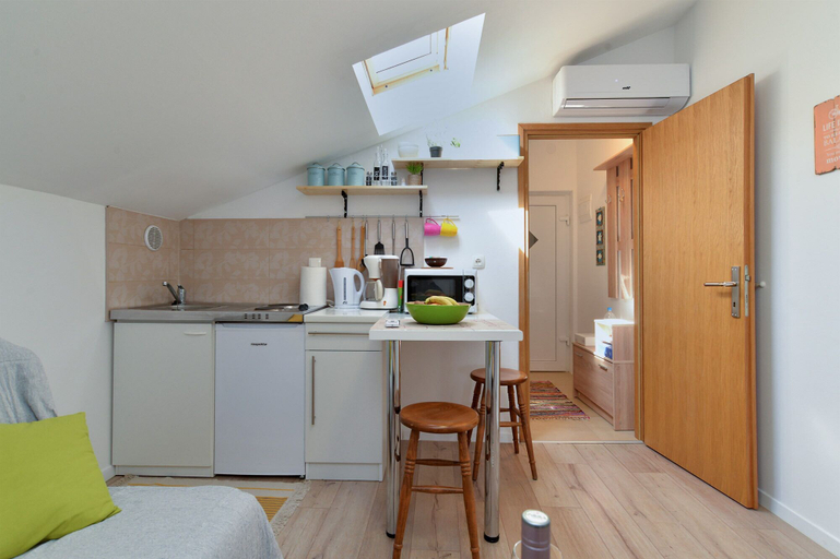 Others 5, Apartment 1845, Pula