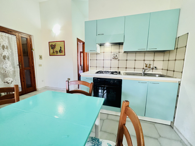 Private kitchenette, Trilocale in centro Silvye, Nuoro