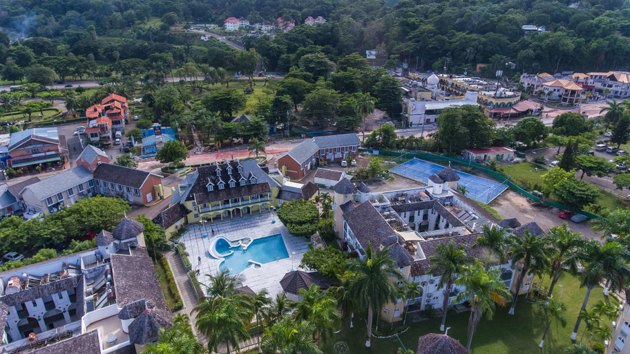 Exterior & Views 2, Studio at Sandcastle Resort