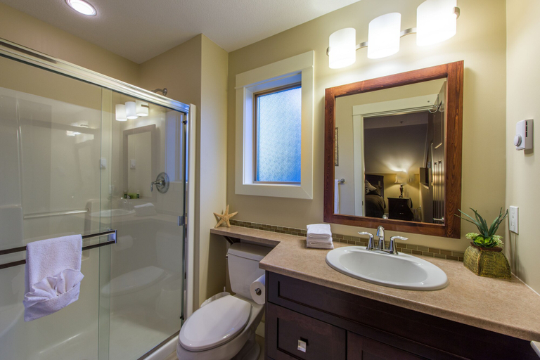 Bathroom 3, Oceanside Village Resort, Nanaimo