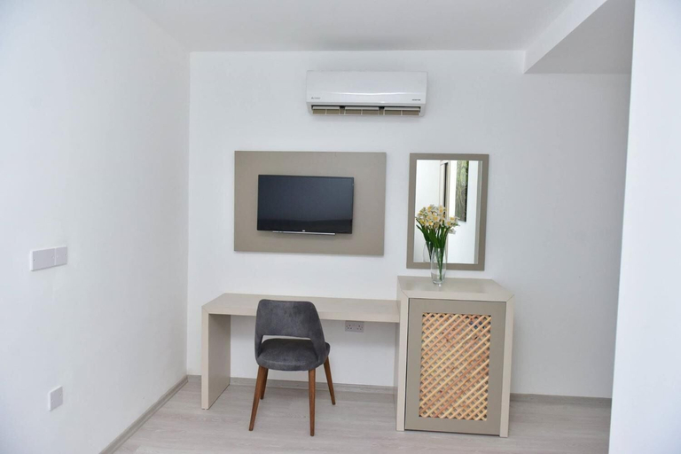 Others 5, Alya Rooms