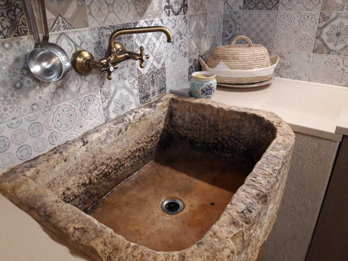 Bathroom 2, Casale Peace, Ragusa