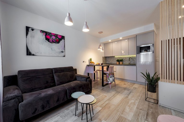 Others 5, Sunshine Place, Konavle