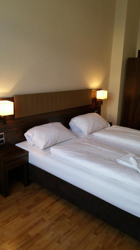 Bedroom 4, Hotel Abendstern, Berlin