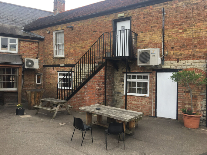 Others 5, El Cafe at The White Swan, Warwickshire