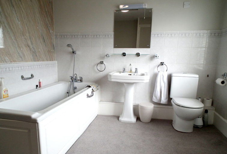 Bathroom, Upper Buckton B&B, Herefordshire