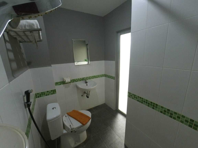 Bathroom 5, Anaya Hotel and Ballroom, Medan