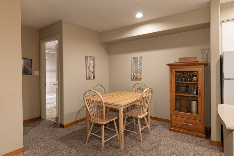 Living area 2, Lake Placid Lodge by Whistler Premier, Squamish-Lillooet