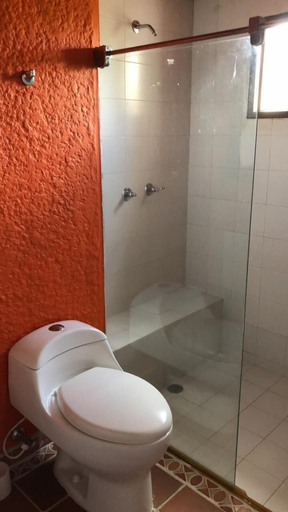 Bathroom, Hotel La Perla, Calima