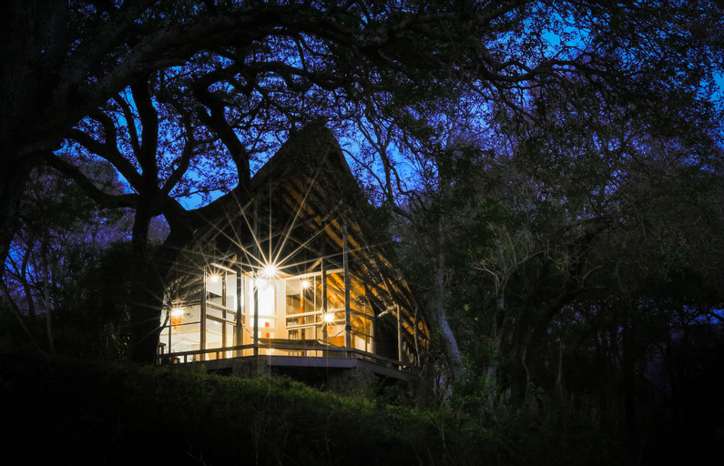 Exterior & Views 2, Amakhosi Safari Lodge and SPA, Zululand