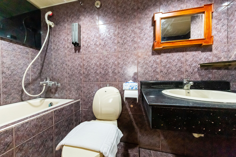 Bathroom 4, IHI Sanduo Travel Hotel, Kaohsiung