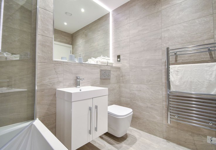Bathroom 2, Silbury MK City Apartment With Parking, Milton Keynes