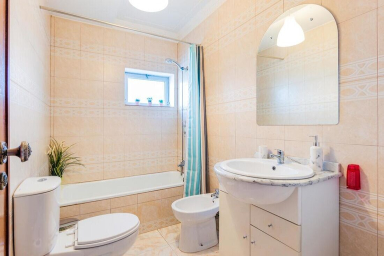 Bathroom 3, Stunning View of Douro River, Vila Nova de Gaia