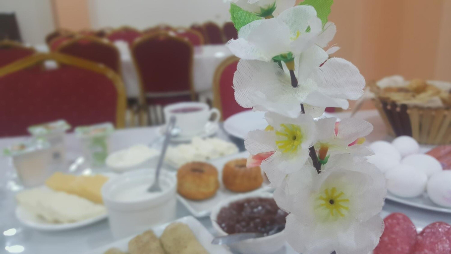 Food & Drinks 5, Tomu's Hotel