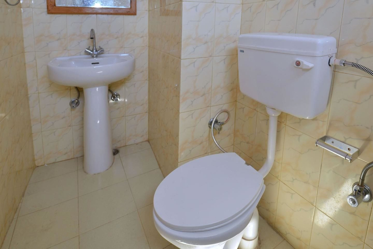 Bathroom 3, Sarthak B&B, Kullu