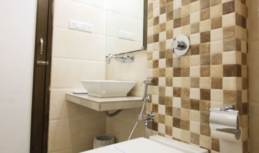 Bathroom 4, Hotel Aaram Orchard, Ahmadabad