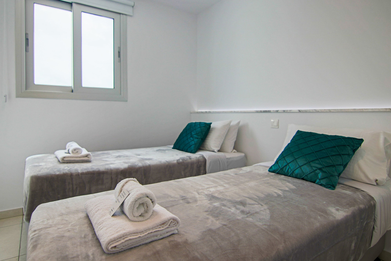 Bedroom 2, Phaedrus Living: Seaside Deluxe Flat Harbour 106