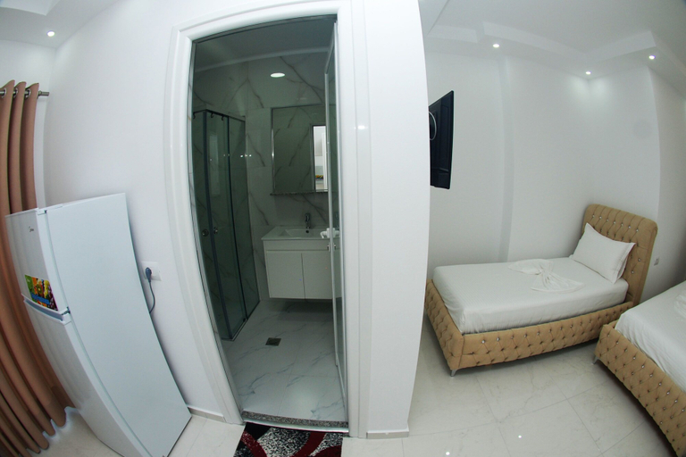 Bathroom 4, Hotel Anna, Sarandës