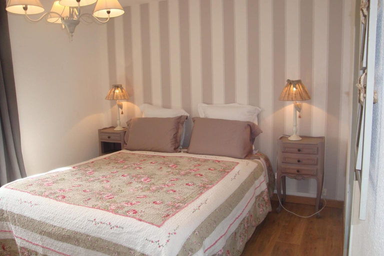 Bedroom 2, Au Jardin d'Eloise, Côtes-d'Armor