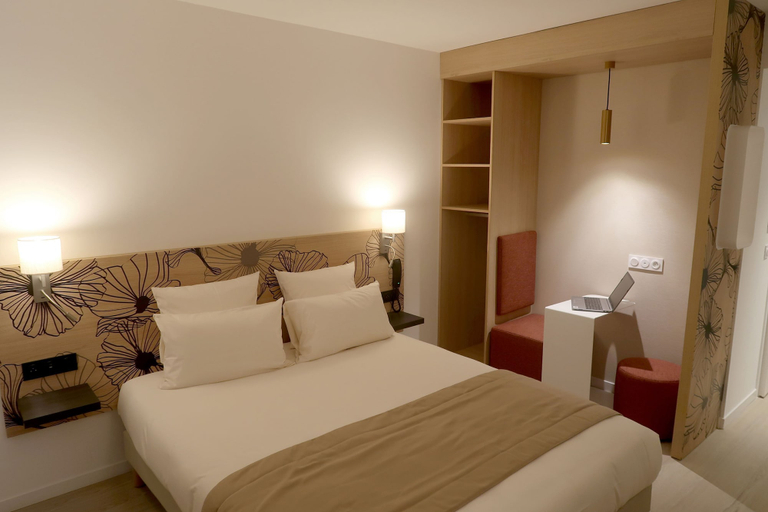 Bedroom 3, Courrier Sud, Haute-Garonne