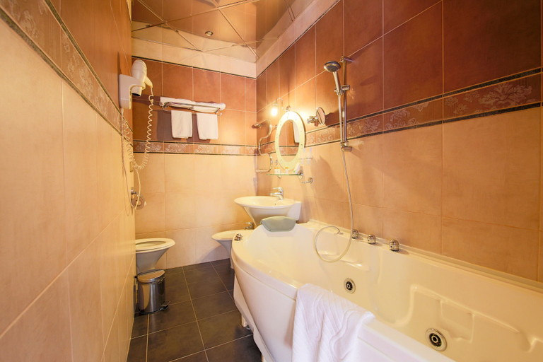 Bathroom 4, Tropicana Park Country Club, Solnechnogorskiy rayon