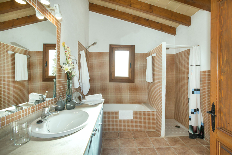 Bathroom 4, Villa Romeu, Baleares